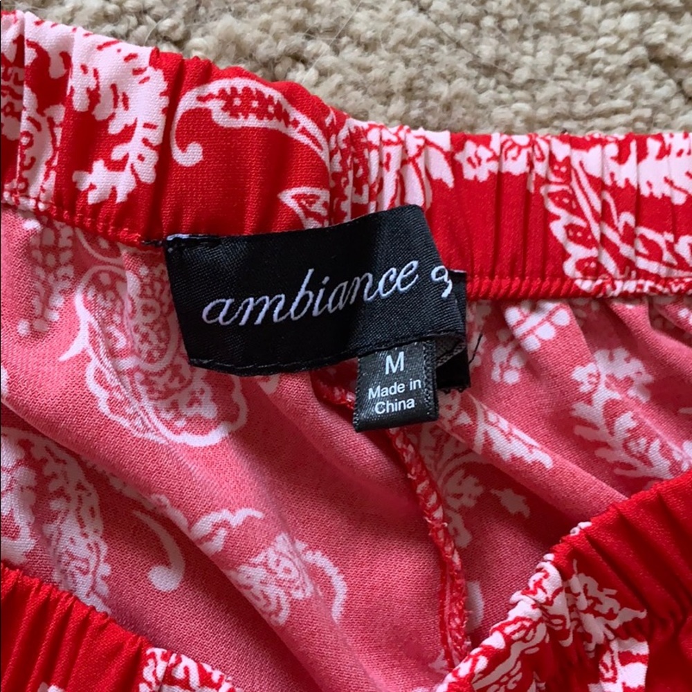 Red patterned shorts - Picture 2 of 2